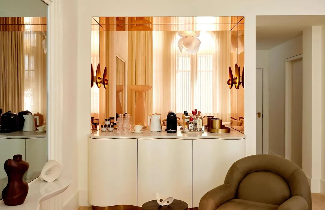 Delano London-1